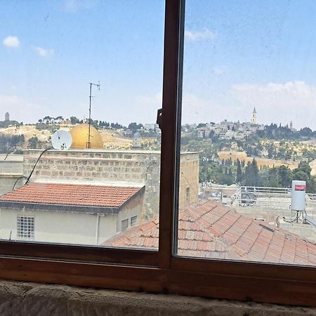 Into Jerusalem Heart Екстер'єр фото