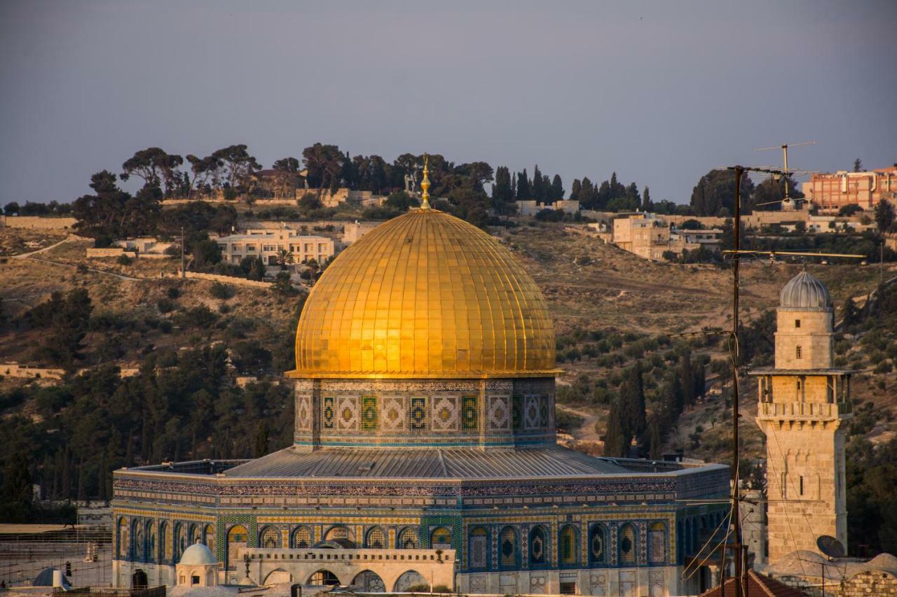 Into Jerusalem Heart Екстер'єр фото