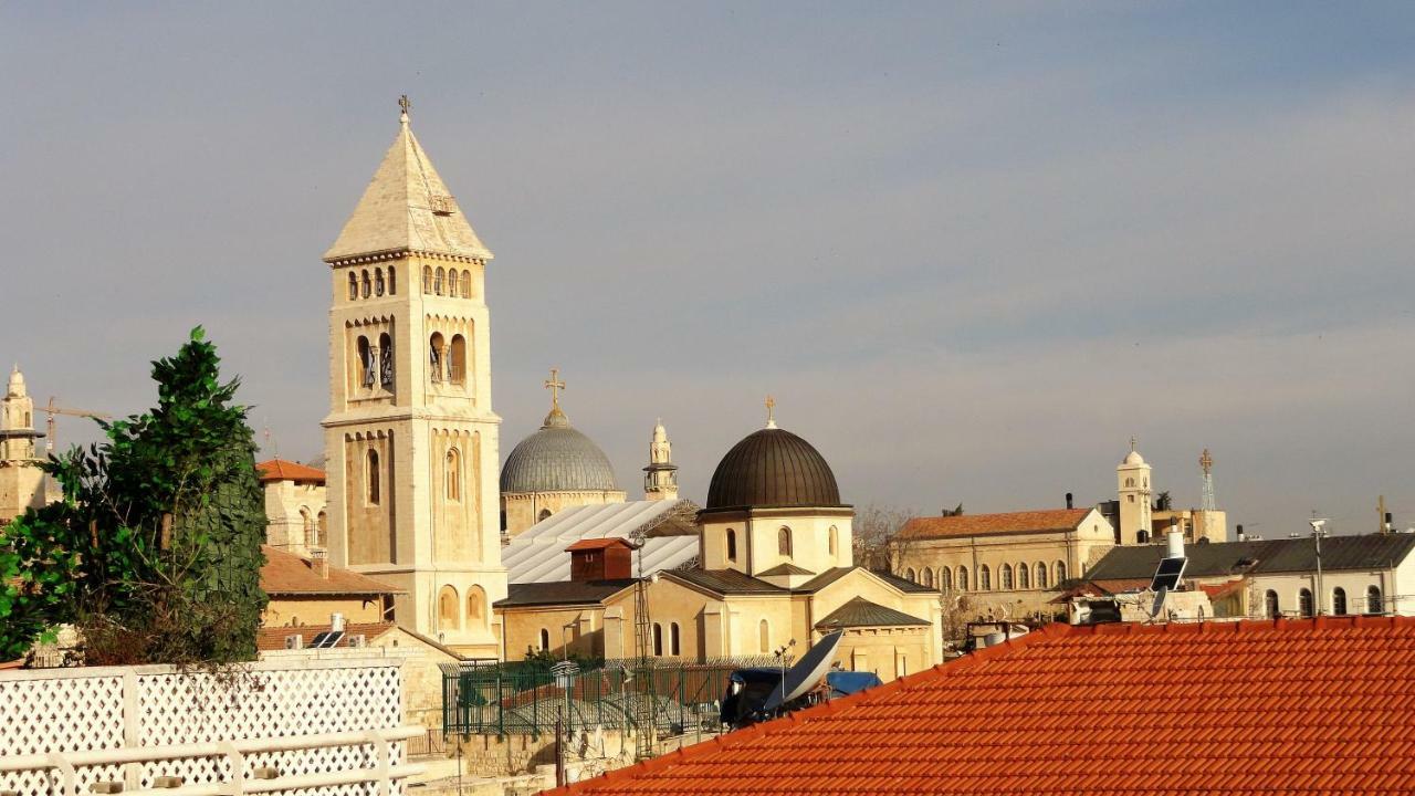 Into Jerusalem Heart Екстер'єр фото